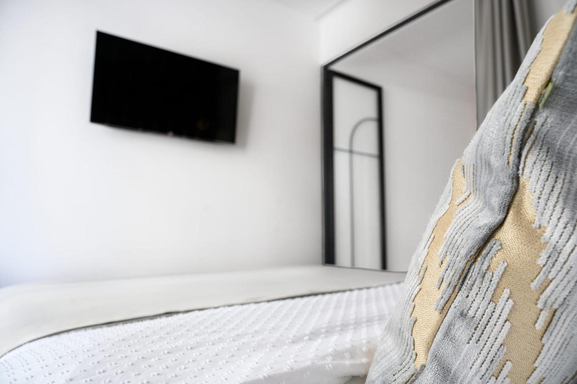 Urban Downtown Luxury Rooms And Suites Beograd Phòng bức ảnh